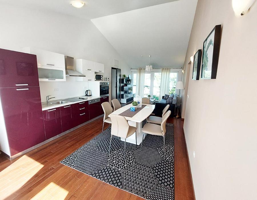 Queen Beach Apartments Nin Extérieur photo