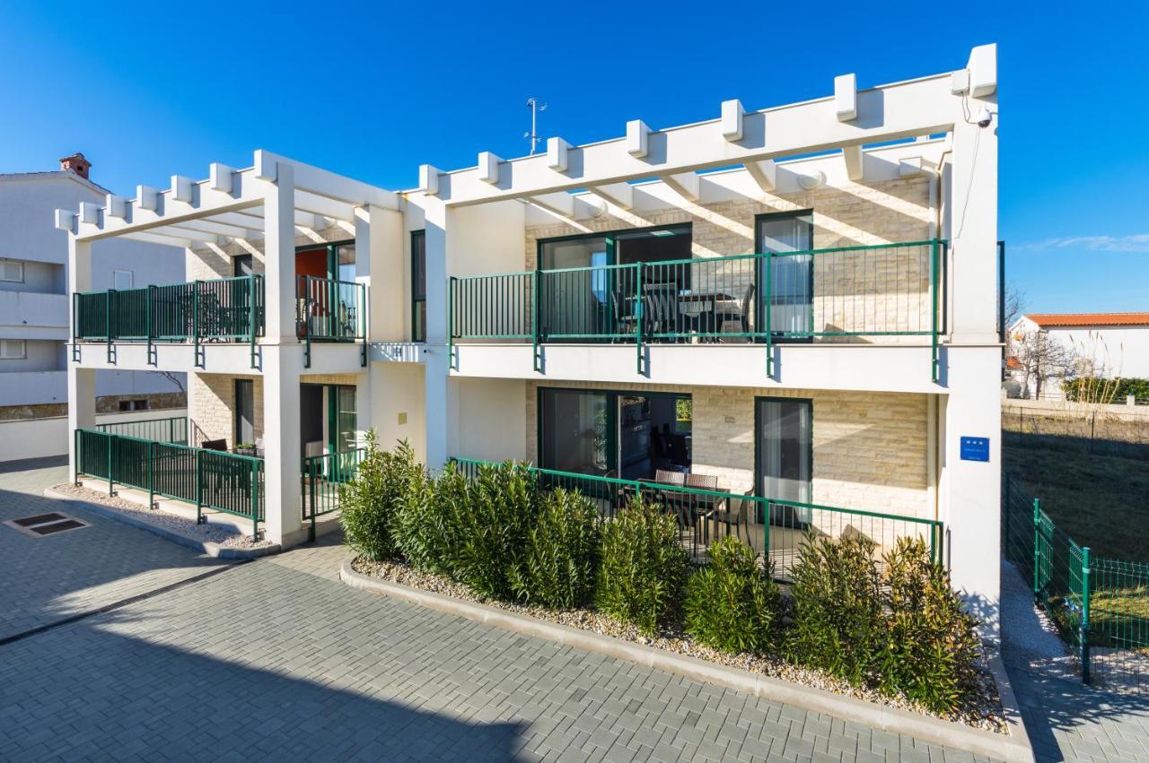Queen Beach Apartments Nin Extérieur photo