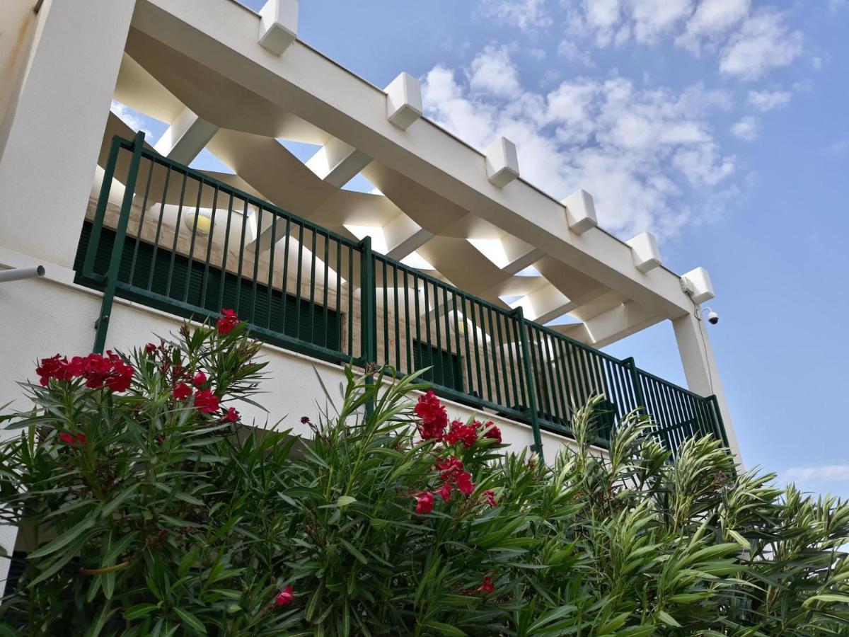 Queen Beach Apartments Nin Extérieur photo
