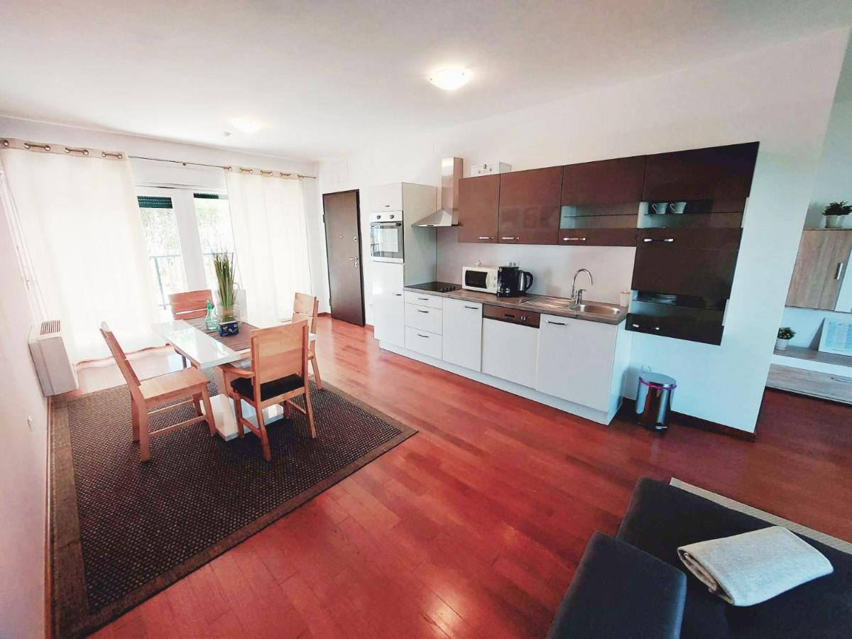Queen Beach Apartments Nin Extérieur photo
