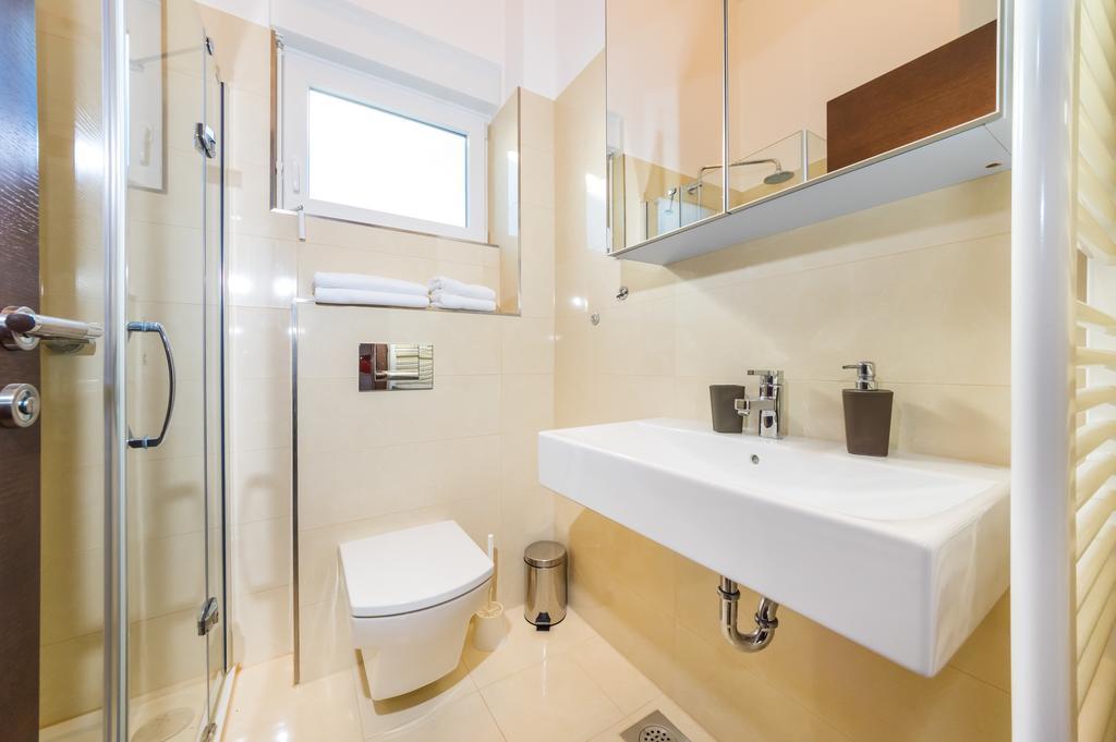 Queen Beach Apartments Nin Extérieur photo