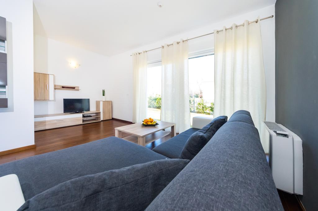 Queen Beach Apartments Nin Extérieur photo