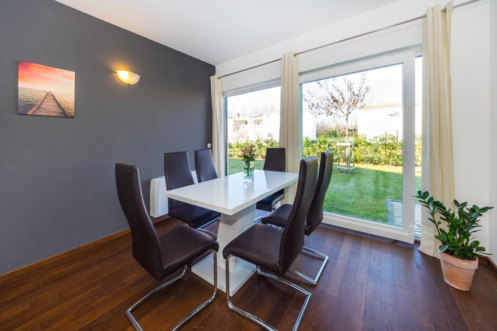 Queen Beach Apartments Nin Extérieur photo