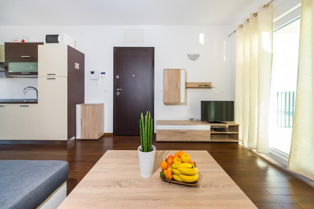 Queen Beach Apartments Nin Extérieur photo